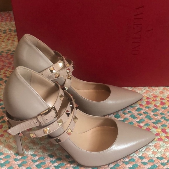 Valentino Garavani ankle strap rock stud pump sold - Picture 3 of 8